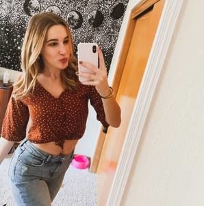 Meet your Posher, Natalie